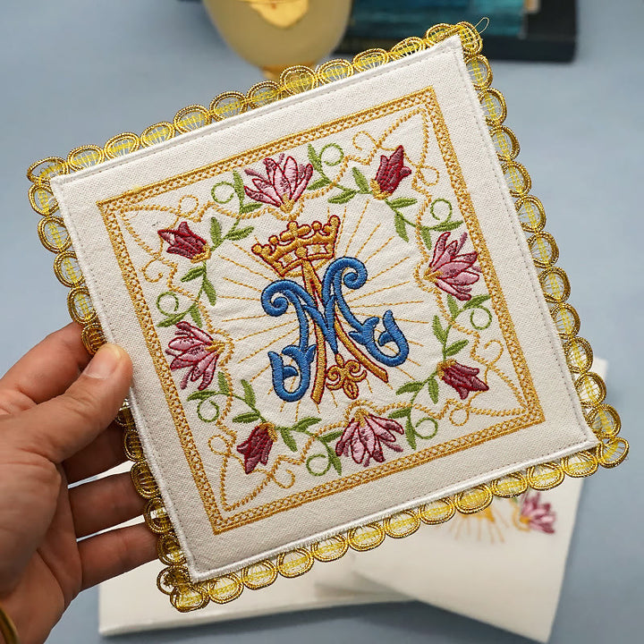 Christianartworkshop Altar-Leinenset im klassischen Stil mit Marian Floral Grace