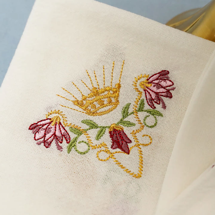 Christianartworkshop Altar-Leinenset im klassischen Stil mit Marian Floral Grace