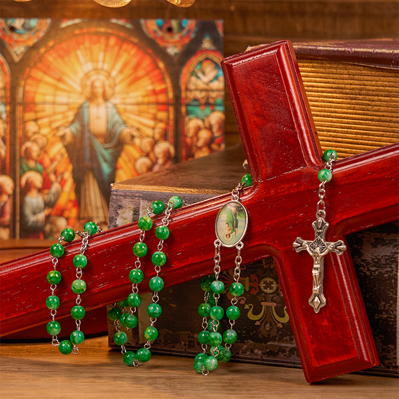 Christianartworkshop Rosenkranzkette mit St. Judas und Kruzifix, rund, 8 mm, grüne Glaslegierung - image 1
