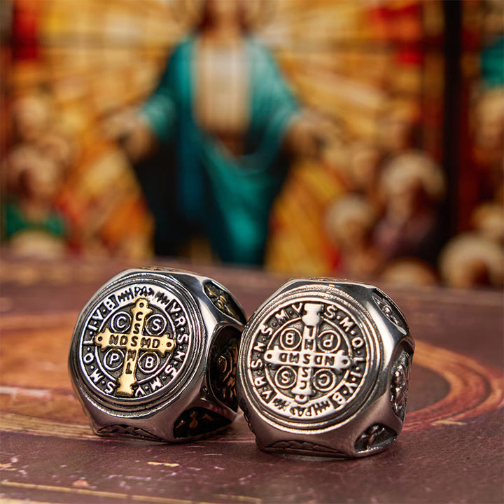 Christianartworkshop Ring im klassischen Stil mit dem Heiligen Benediktkreuz und dem göttlichen Glauben