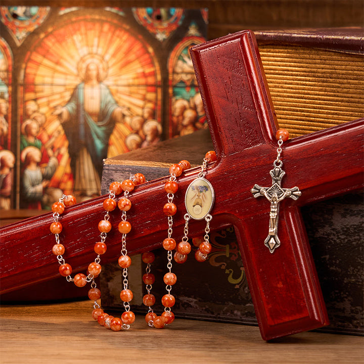 Christianartworkshop Rosenkranz zur Heiligen Kommunion und Kruzifix, 8 mm, rund, orangefarbene Kette aus Glaslegierung