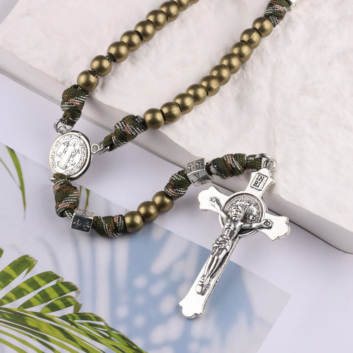 Christianartworkshop St. Benedikt-Medaille und Kruzifix aus 10 mm rundem, mehrfarbigem Paracord-Rosenkranz - image 4