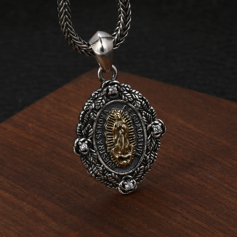 Christianartworkshop Halskette mit Anhänger „Unsere Liebe Frau von Guadalupe und St. Michael“ aus Sterlingsilber im klassischen Stil - image 3