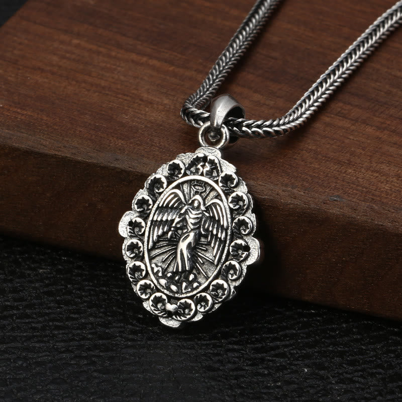 Christianartworkshop Halskette aus Sterlingsilber im klassischen Stil mit Anhänger Unserer Lieben Frau von Guadalupe und dem Heiligen Michael - image 1