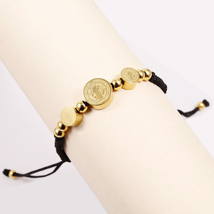 Christianartworkshop Edelstahl geflochtenes Armband mit St. Benedikt-Anhänger in schwarzer Kordel