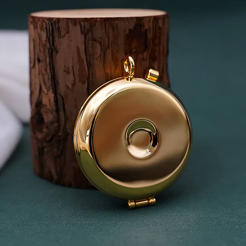 Christianartworkshop Vergoldete Pyxis mit Tau-Symbol – Heiliges Gefäß für die Heilige Eucharistie