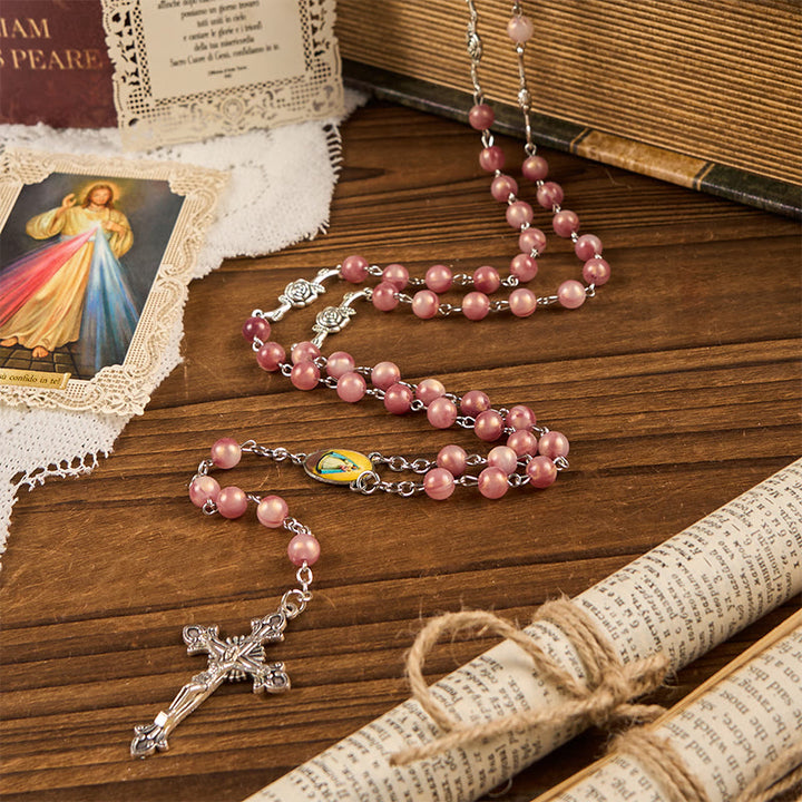 Christianartworkshop Rosenkranz mit Kette „Unsere Liebe Frau“ und Kruzifix, 8 mm, rund, rosafarbene Legierung - Rosa - image 0