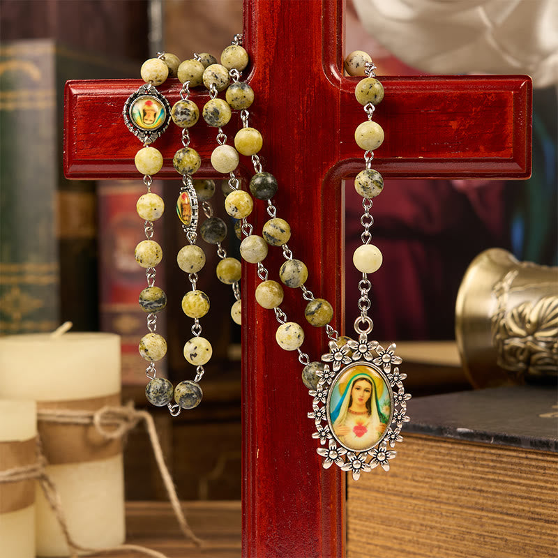 Christianartworkshop Wundertätige Medaille und makelloses Herz aus 8 mm rundem Stein, gelbe Legierungskette, Rosenkranz