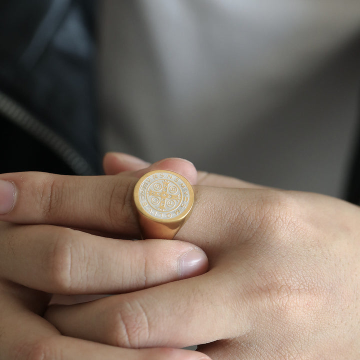 Christianartworkshop 8 Stile Retro Klassisch St. Benedikt Symbol Graviert Schutzring - Golden-1 - US14 - image 9