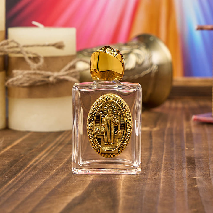 Christianartworkshop – Exklusiv gefertigte Weihwasserflasche mit dem Heiligen Benedikt – ein Gefäß des Segens und des Schutzes - Golden (Nur Flasche) - image 3