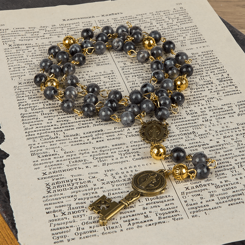 Christianartworkshop Wundertätige Medaille & Heiliger Benedikt Schlüssel aus 8 mm rundem schwarzem Stein Legierung Rosenkranz
