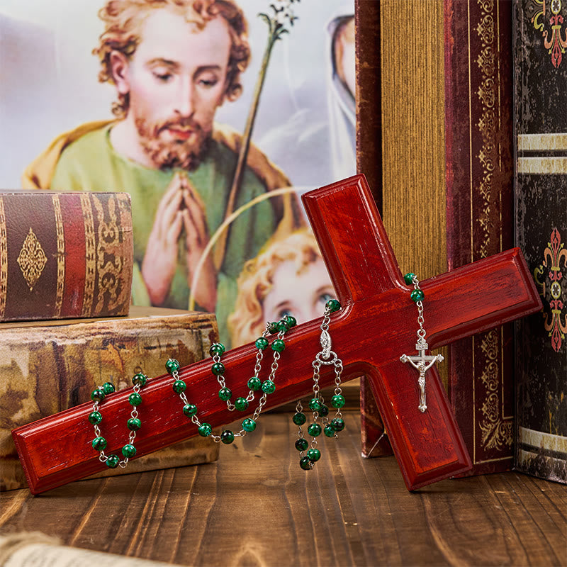 Christianartworkshop Gebetsrosenkranz „Unsere Liebe Frau und Kruzifix“ aus 6 mm grünen Glasperlen
