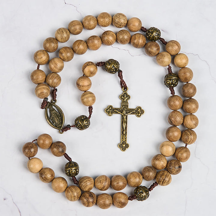 Christianartworkshop 10 mm großer handgefertigter Rosenkranz aus Adlerholz und Metallwolkenperlen – eine heilige Mischung aus Tradition und Glauben