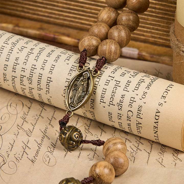 Christianartworkshop 10 mm großer handgefertigter Rosenkranz aus Adlerholz und Metallwolkenperlen – eine heilige Mischung aus Tradition und Glauben