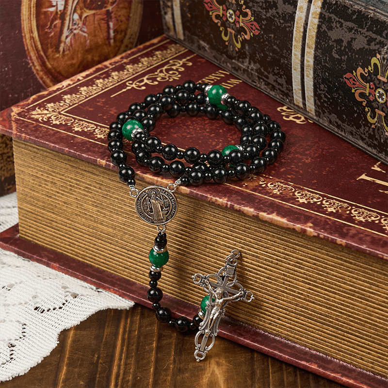 Christianartworkshop St. Benedikt und Kruzifix aus 8 mm Obsidian und Jade, handgefertigter Rosenkranz aus Perlen – Glaube und heilige Verbindung - image 6