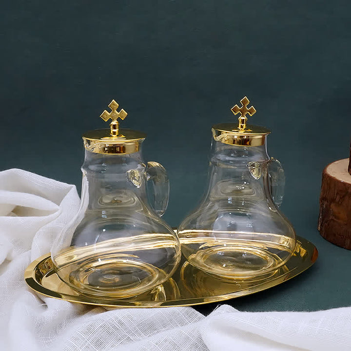 Christianartworkshop Elegantes Menage-Set aus Glas mit Messingbesatz und Kreuzmotiv – Traditionelles Anbetungszubehör