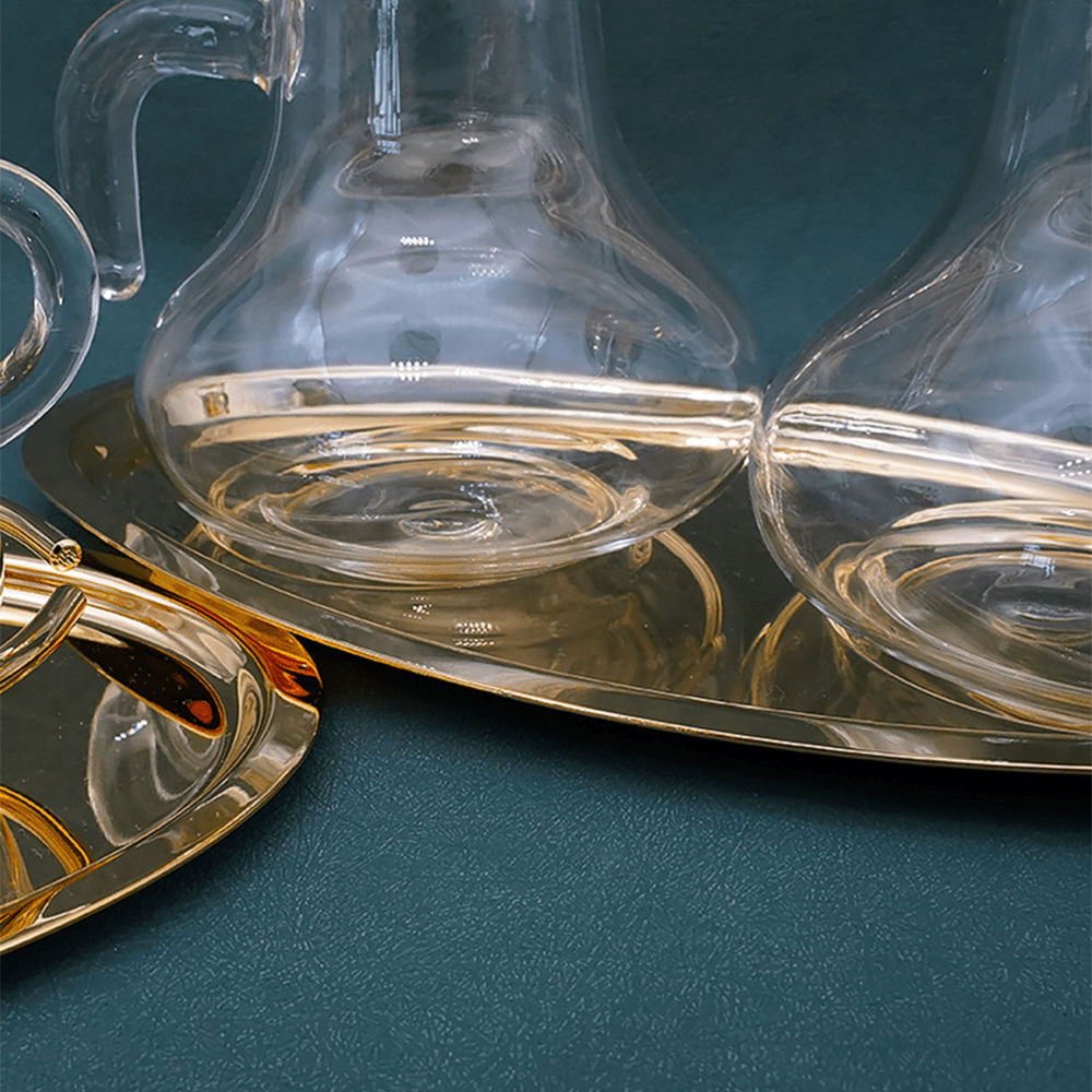 Christianartworkshop Elegantes Menage-Set aus Glas mit Messingbesatz und Kreuzmotiv – Traditionelles Anbetungszubehör