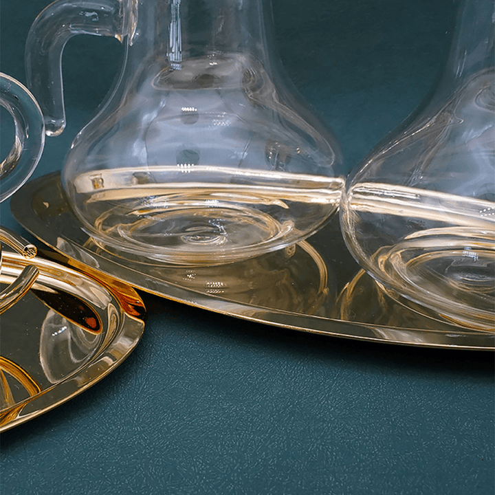 Christianartworkshop Elegantes Menage-Set aus Glas mit Messingbesatz und Kreuzmotiv – Traditionelles Anbetungszubehör