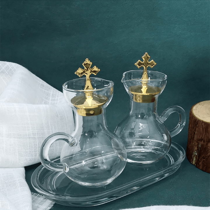 Christianartworkshop Anmutiges Menage-Set aus Glas mit Goldakzenten und Kreuz – exquisites Serviergeschirr für das Abendmahl
