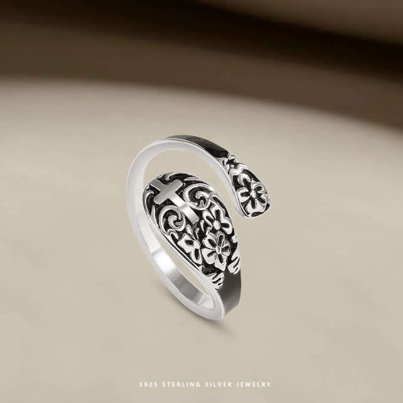 Christianartworkshop Verstellbarer Ring aus 925er Sterlingsilber mit graviertem Kreuz – Eleganz in Hingabe