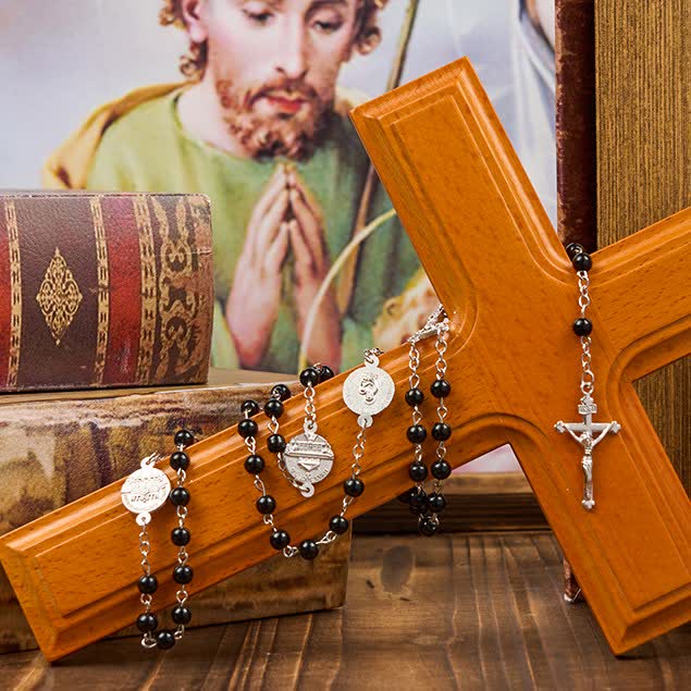 Christianartworkshop Kruzifix und Rosenkranz mit Gebetsperlen aus 8 mm Perlen von Our Lady (3 Farben)