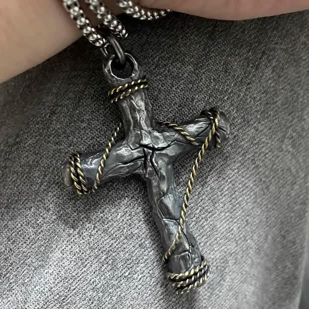 Christianartworkshop Exquisite Halskette aus 925er Silber mit zartem Kruzifix- und Ankeranhänger - Silberner Anhänger mit Edelstahlkette - image 2