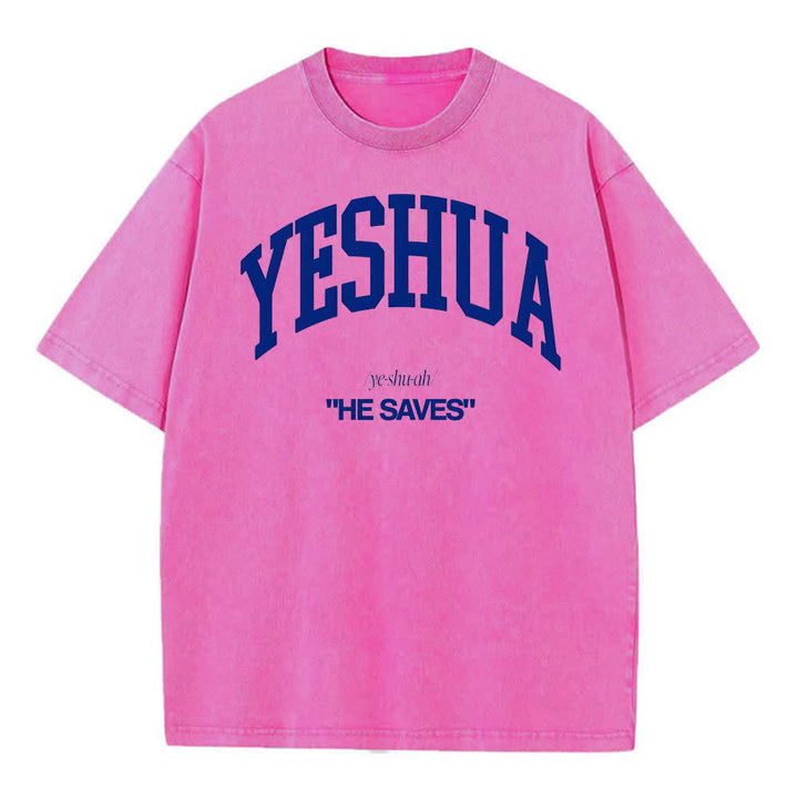 Christianartworkshop Yeshua "Er rettet" gewaschenes T-Shirt