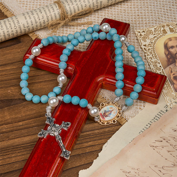 Christianartworkshop Rosenkranz „Unsere Liebe Frau und Kruzifix“ aus 8 mm funkelnden Glasperlen in Sandoptik, handgefertigt