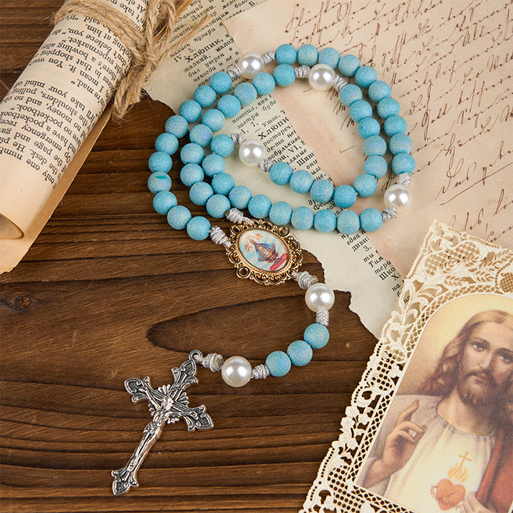 Christianartworkshop Rosenkranz „Unsere Liebe Frau und Kruzifix“ aus 8 mm funkelnden Glasperlen in Sandoptik, handgefertigt