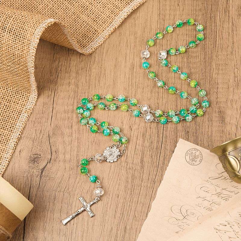 Christianartworkshop St. Benedikt-Medaille und Kruzifix aus 8 mm rundem Rosenkranz mit grünem Edelstein
