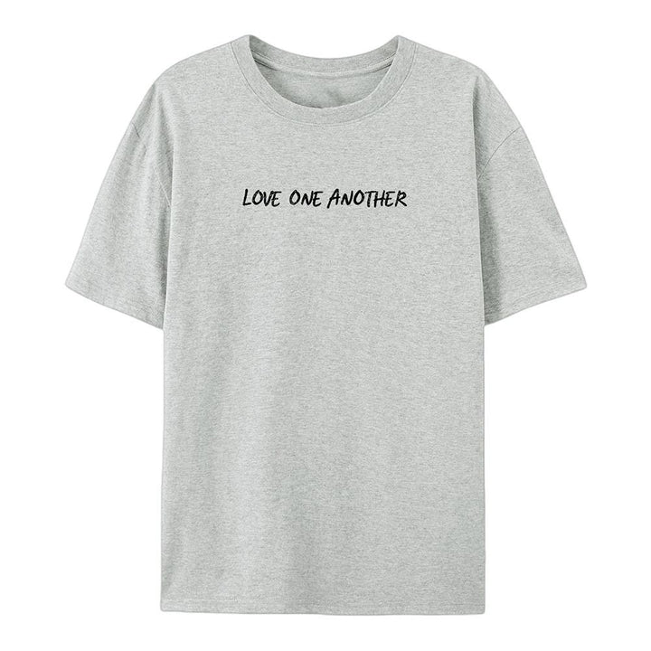 Christianartworkshop Baumwoll-T-Shirt „Love One Another“