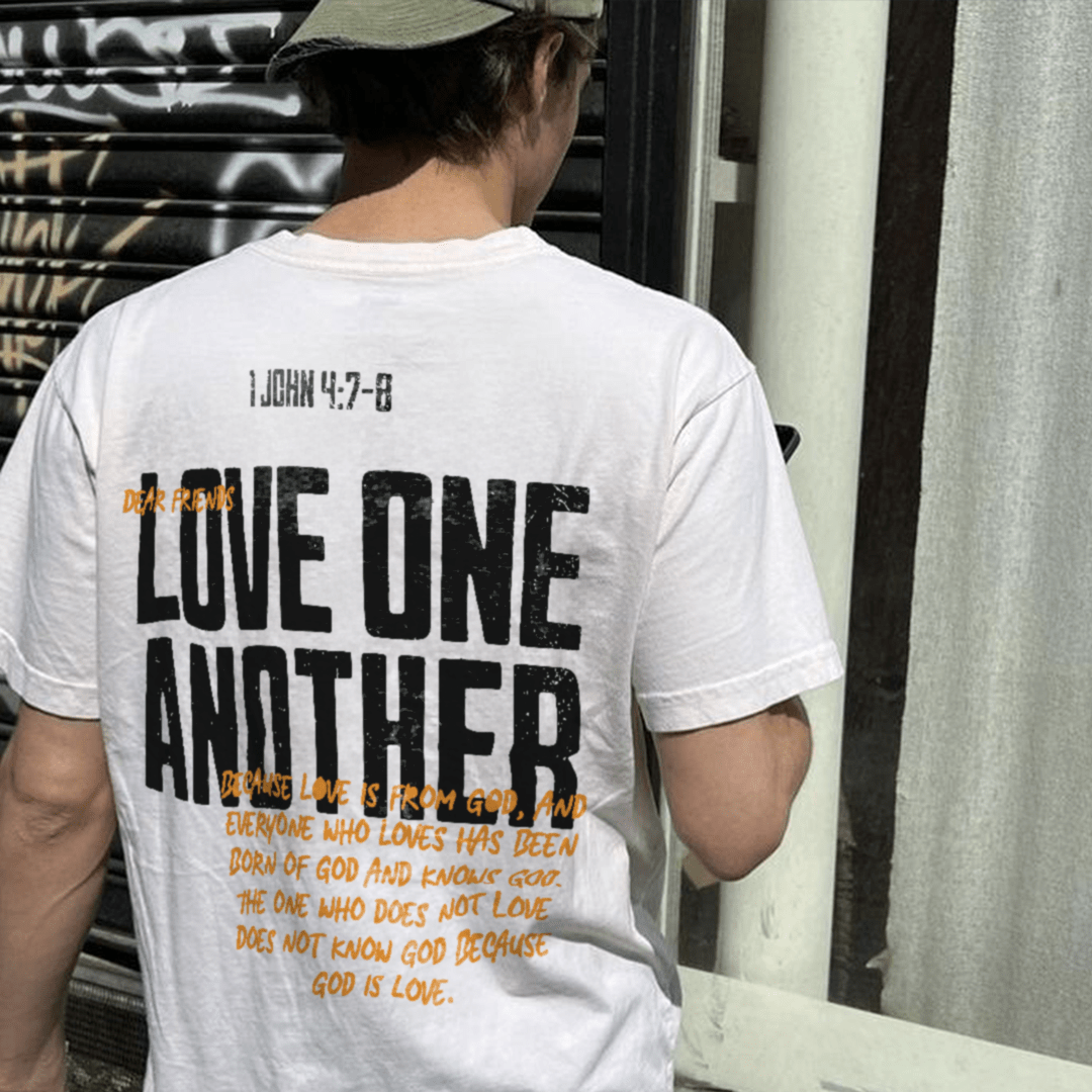 Christianartworkshop Baumwoll-T-Shirt „Love One Another“