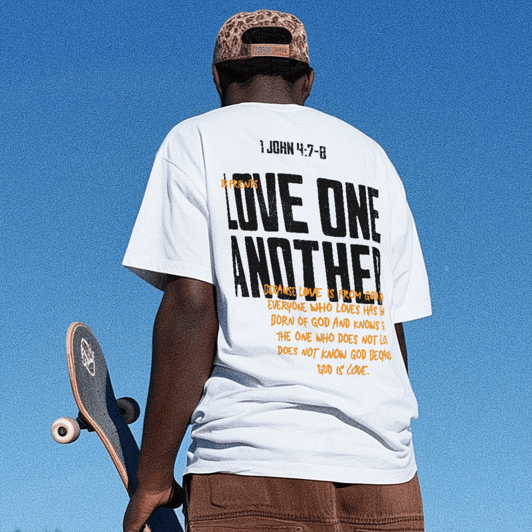 Christianartworkshop Baumwoll-T-Shirt „Love One Another“