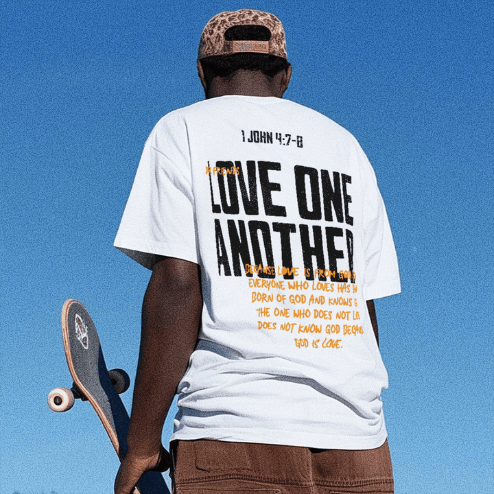Christianartworkshop Baumwoll-T-Shirt „Love One Another“