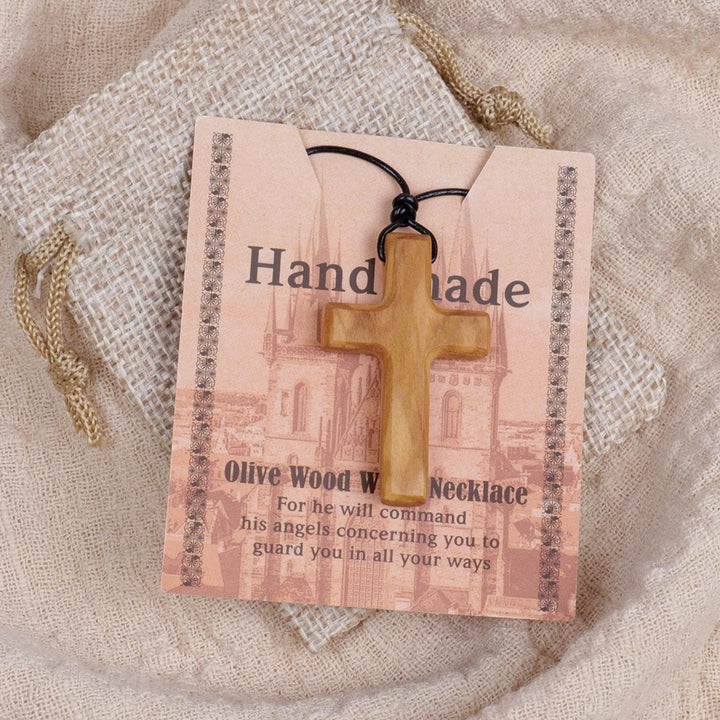 Christianartworkshop Handgefertigte Halskette mit Kreuz aus Olivenholz: Ein Symbol des Glaubens und der Handwerkskunst