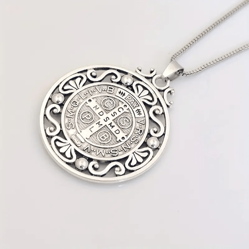 Christianartworkshop St. Benedikt-Medaille, exquisite Halskette: Ein Symbol des Glaubens und des Schutzes