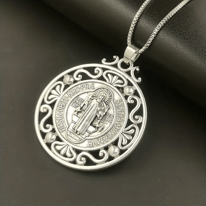 Christianartworkshop St. Benedikt-Medaille, exquisite Halskette: Ein Symbol des Glaubens und des Schutzes