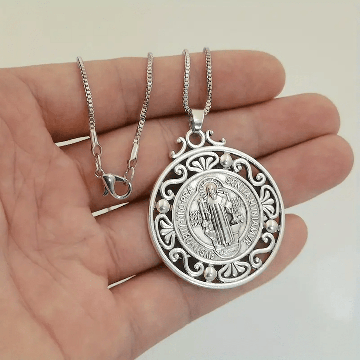 Christianartworkshop St. Benedikt-Medaille, exquisite Halskette: Ein Symbol des Glaubens und des Schutzes