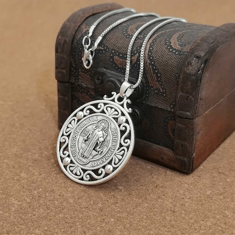 Christianartworkshop St. Benedikt-Medaille, exquisite Halskette: Ein Symbol des Glaubens und des Schutzes