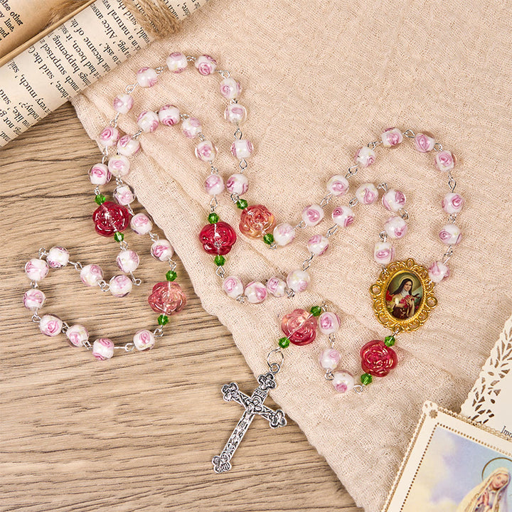 Christianartworkshop GEBETSVOLLER GLAUBE: Handgefertigter Rosenkranz mit floraler Eleganz aus Rosen und Elfenbein mit Geschenkkarte - image 5