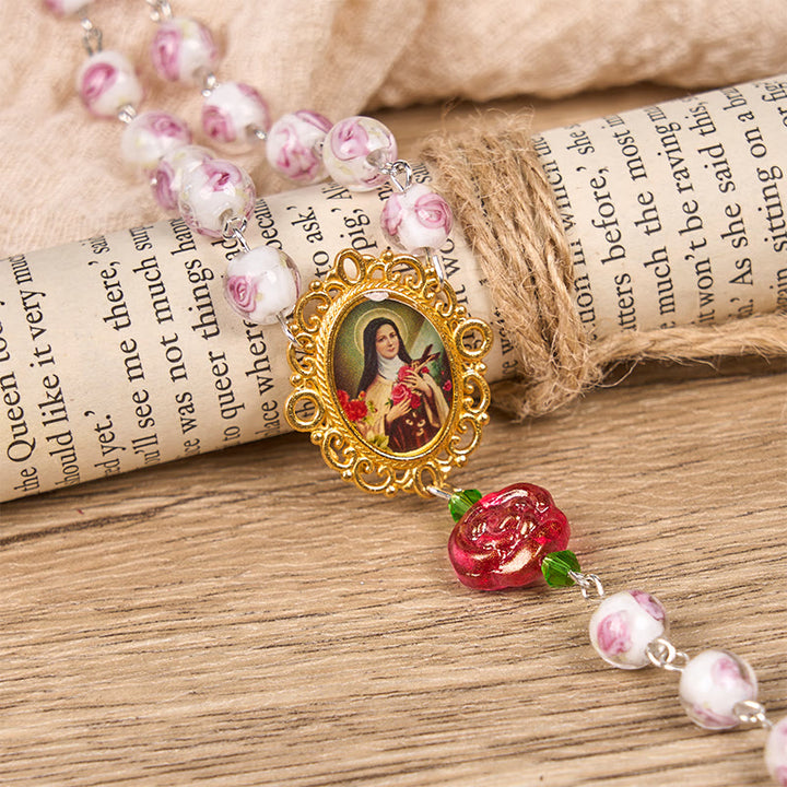 Christianartworkshop GEBETSVOLLER GLAUBE: Handgefertigter Rosenkranz mit floraler Eleganz aus Rosen und Elfenbein mit Geschenkkarte - image 7