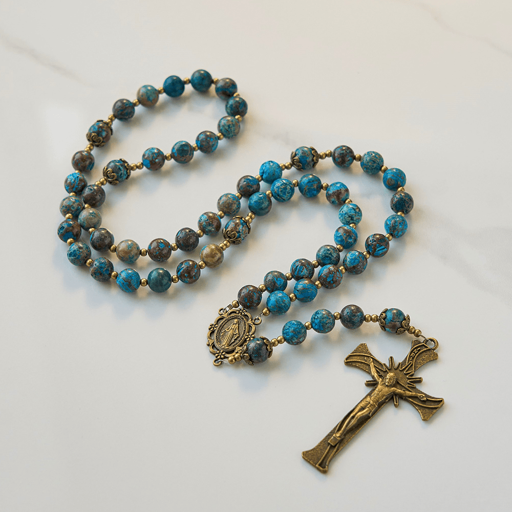 Christianartworkshop Handgefertigter Rosenkranz mit blauen Musterperlen: Wundertätige Medaille und Kruzifix aus 8 mm echtem Larimar-Stein