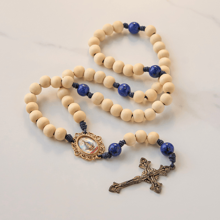 Christianartworkshop Rosenkranz „Unsere Liebe Frau und Kruzifix“ aus 10 mm handgefertigten Holzperlen aus Lapislazuli, Vaterunser-Perlen