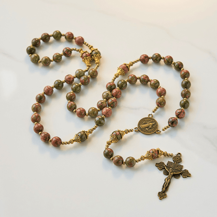 Christianartworkshop „Jesus ist das Geschenk“: Handgefertigter Rosenkranz aus Chrysokoll-Stein mit Geschenkkarte - image 5