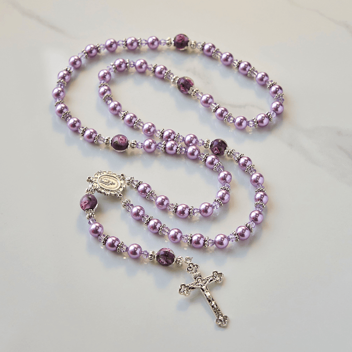 Christianartworkshop Wundertätige Medaille und Kruzifix, 8 mm, violette Perle und Kristall, handgefertigter Rosenkranz – heilige Perlen für heilige Gebete