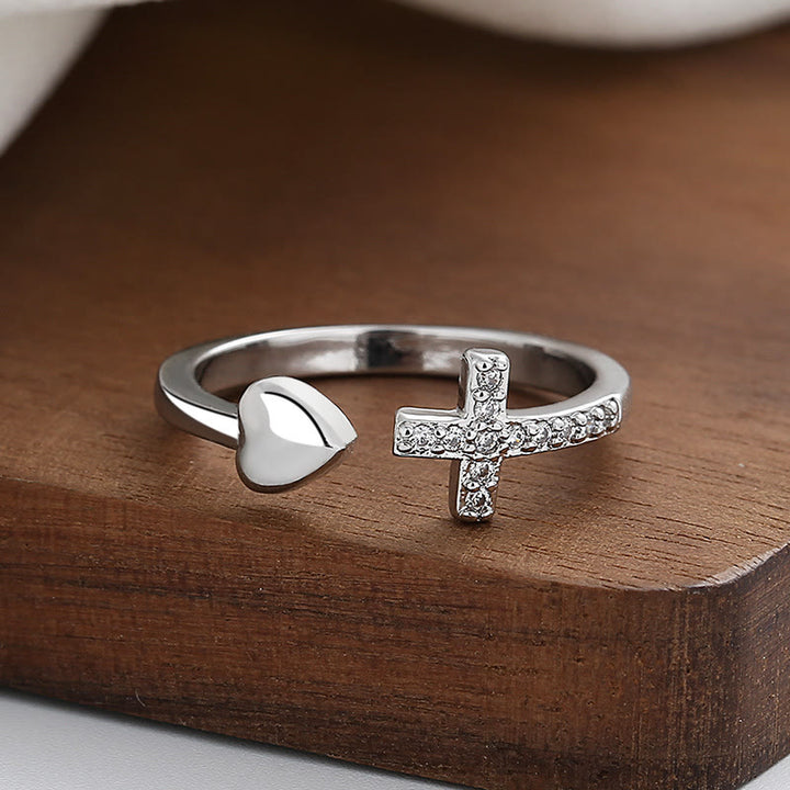 Christianartworkshop 3-farbiger Ring mit Herz- und Kreuzsymbol, minimalistisch, verstellbar - Silber (Geeignet für US-Größen 6-9) - image 0