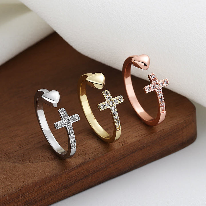 Christianartworkshop 3-farbiger, gesegneter minimalistischer verstellbarer Ring mit Herz- und Kreuzsymbol