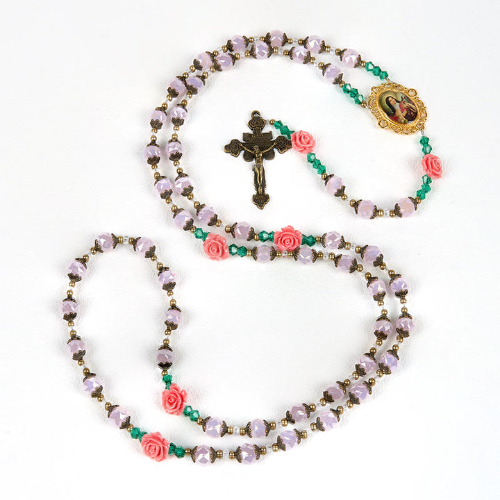 Christianartworkshop Handgefertigter Rosenkranz aus floralem Kristall: Hellrosa Perlen, Blüte der Anmut, Eleganz und Hingabe