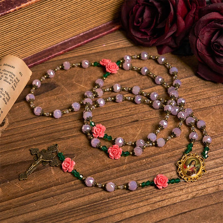 Christianartworkshop Handgefertigter Rosenkranz aus floralem Kristall: Hellrosa Perlen, Blüte der Anmut, Eleganz und Hingabe