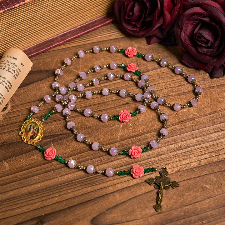 Christianartworkshop Handgefertigter Rosenkranz aus floralem Kristall: Hellrosa Perlen, Blüte der Anmut, Eleganz und Hingabe